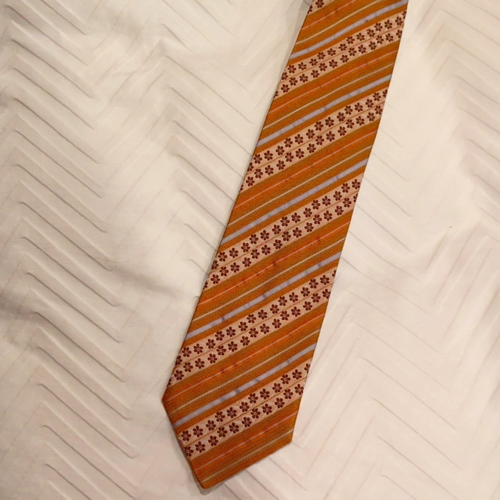 Serica tie